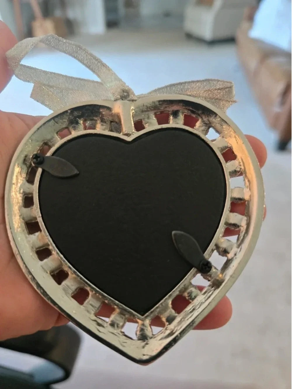 Vintage Heart Photo Frame with Faux Pearls – 2.5